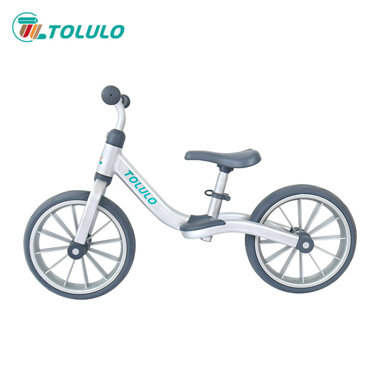 Čo je balančný bicykel a prečo je pre deti taký výhodný?